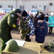 Казачата в воинской части