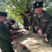 Казачья молодежь на военно-полевом сборе казаков
